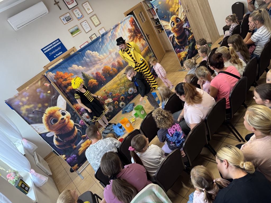 Zabawa edukacyjna  o recyklingu w Trzeku