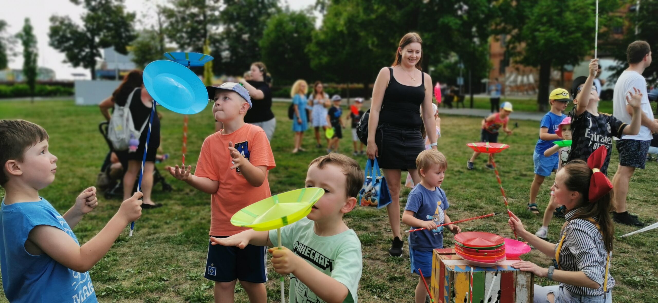 PERYPETIE WESOŁEGO MIMA I WARSZTATY CYRKOWE